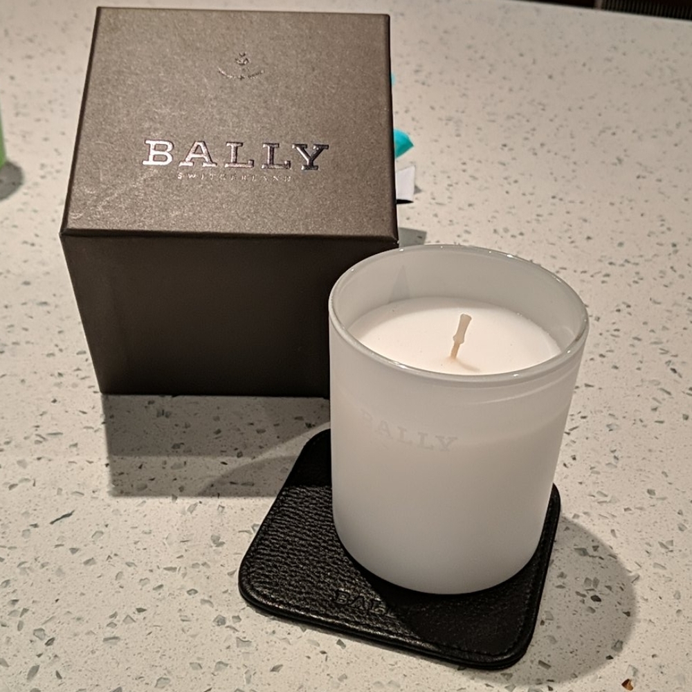 BALLY candle with leather coaster